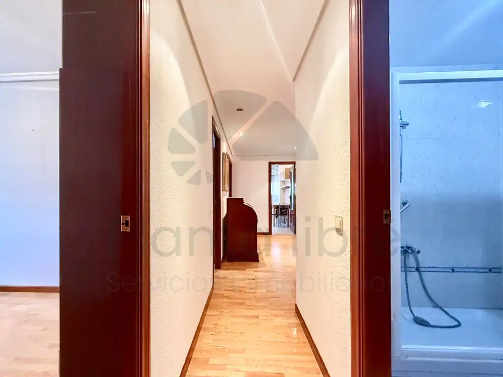 Flat for sale in  Logroño  with Air Conditioner and Balcony