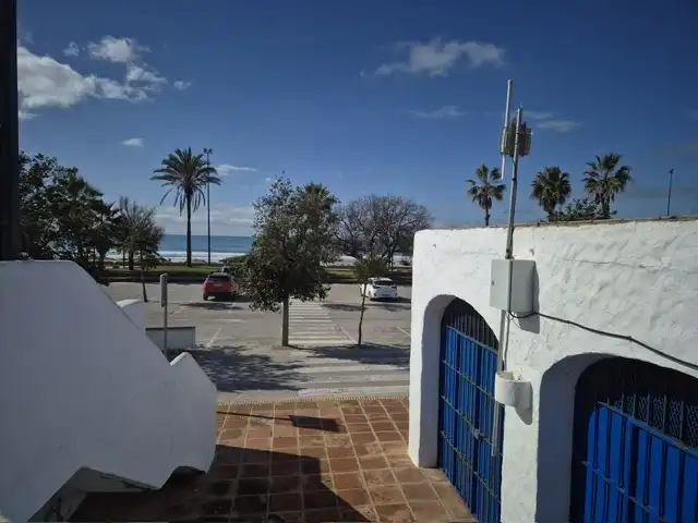 Vista exterior de Apartament en venda en Chiclana de la Frontera amb Terrassa, Moblat i Piscina comunitària