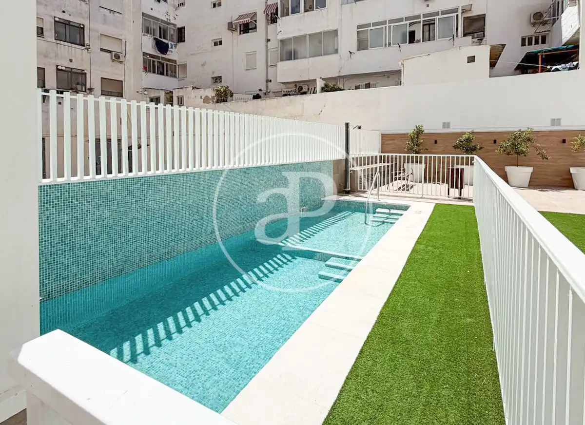 Piscina de Piso en venta en Valencia con Aire acondicionado, Calefacción y Terraza