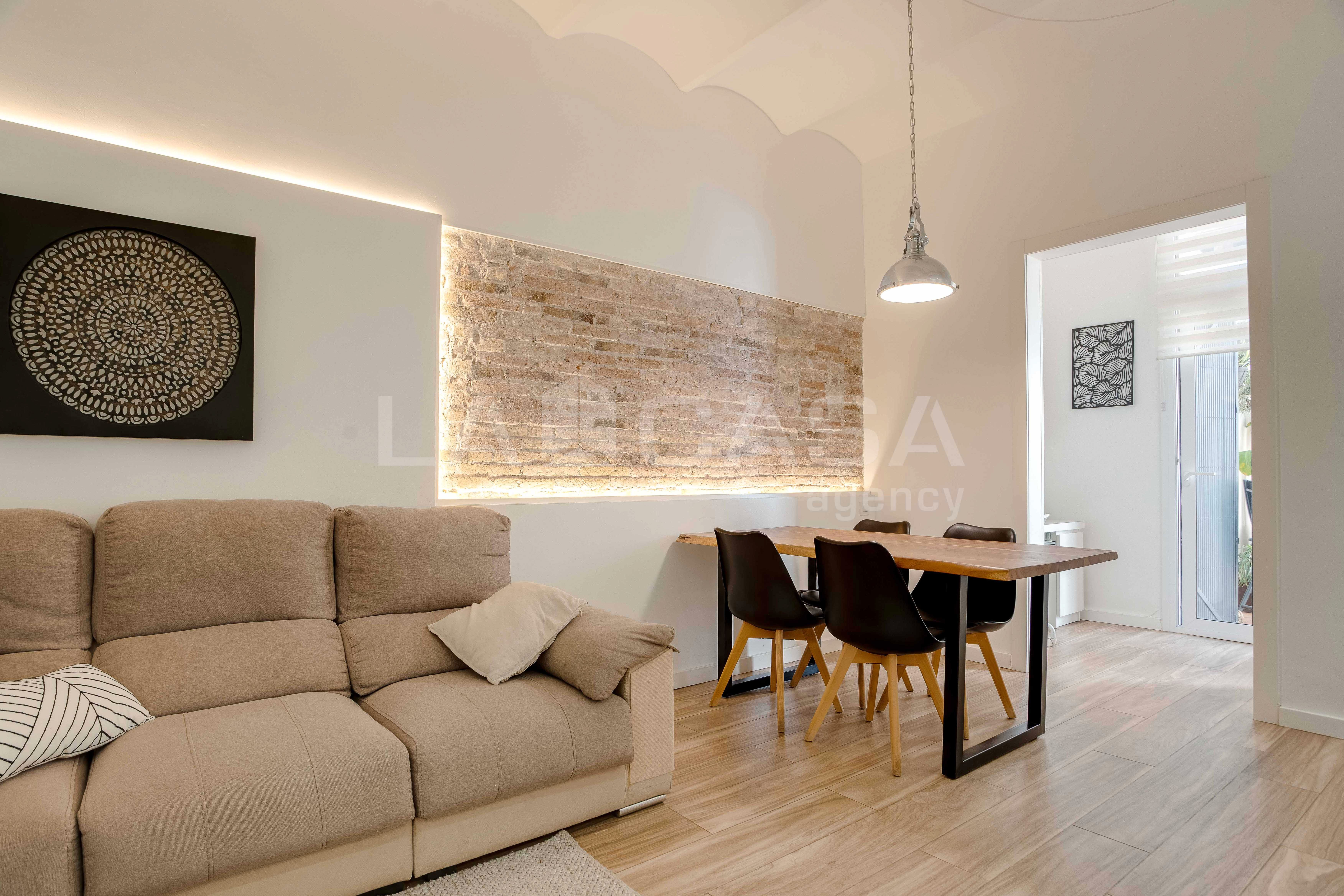Living room of Flat for sale in L'Hospitalet de Llobregat  with Terrace