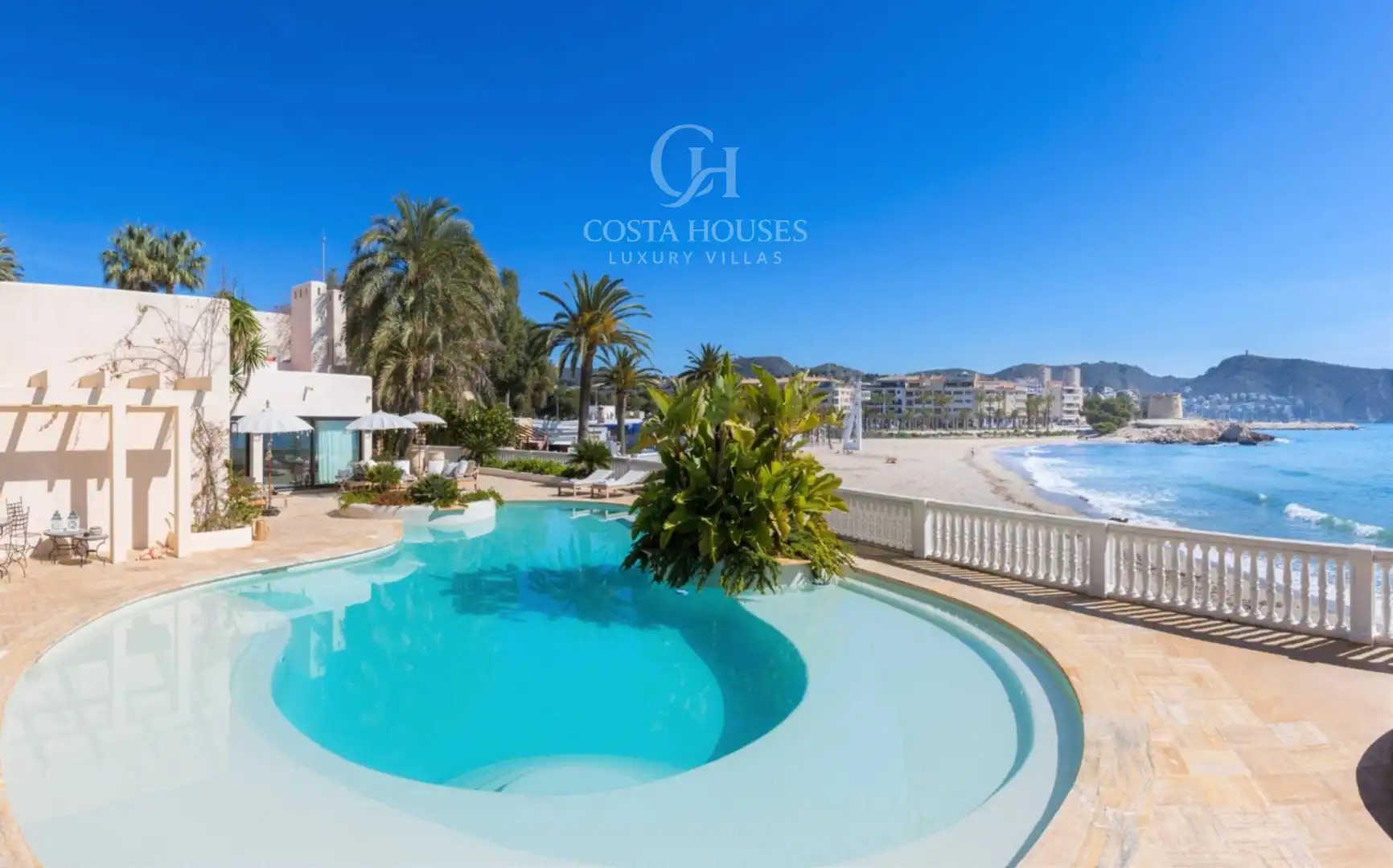 Detached house with pool for sale in Casco Urbano, imagen 2