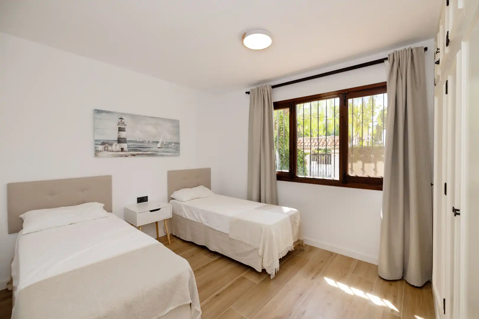 Bedroom of Ground floor for sale in Marbella  with Air Conditioner, Terrace and Community pool