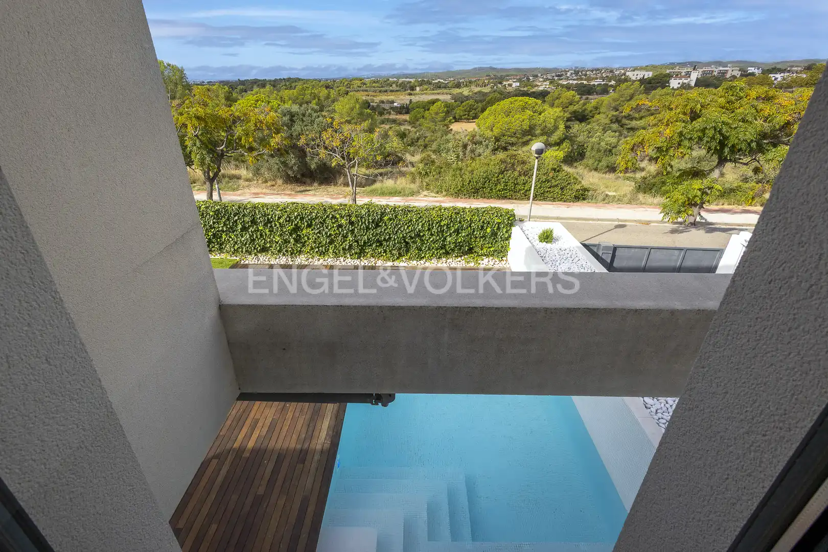 Vista exterior de Casa o chalet en venta en Vilanova i la Geltrú con Aire acondicionado, Calefacción y Jardín privado