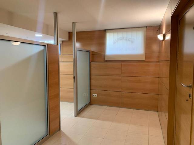 Local comercial en Alquiler en Del Caño en Estación