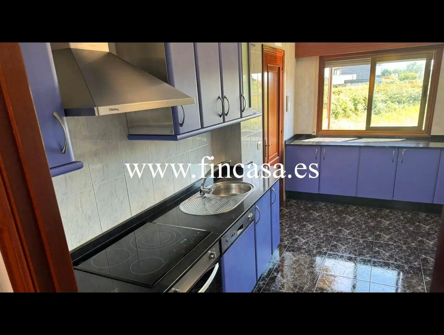 Cocina de Casa o chalet de alquiler en Vigo  con Calefacción, Jardín privado y Parquet