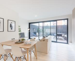 Sala d'estar de Apartament en venda en  Barcelona Capital amb Aire condicionat, Piscina i Balcó