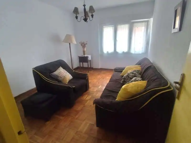 Sala d'estar de Pis en venda en Pravia amb Moblat