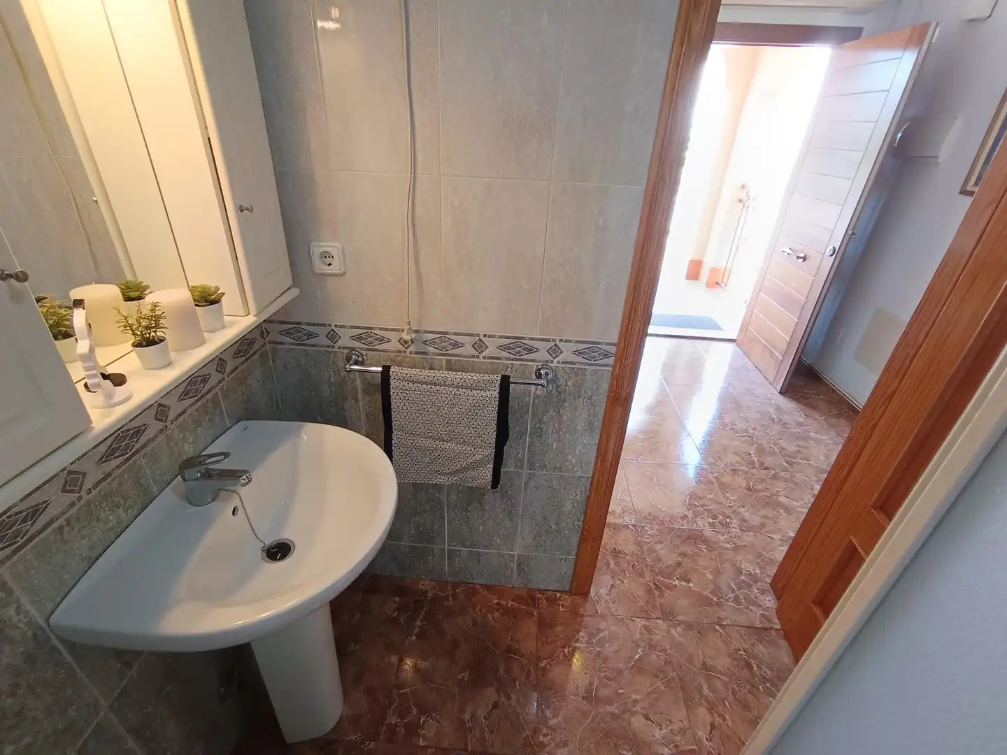 Badezimmer von Einfamilien-Reihenhaus zum Verkauf in Ulea mit Klimaanlage, Heizung und Terrasse