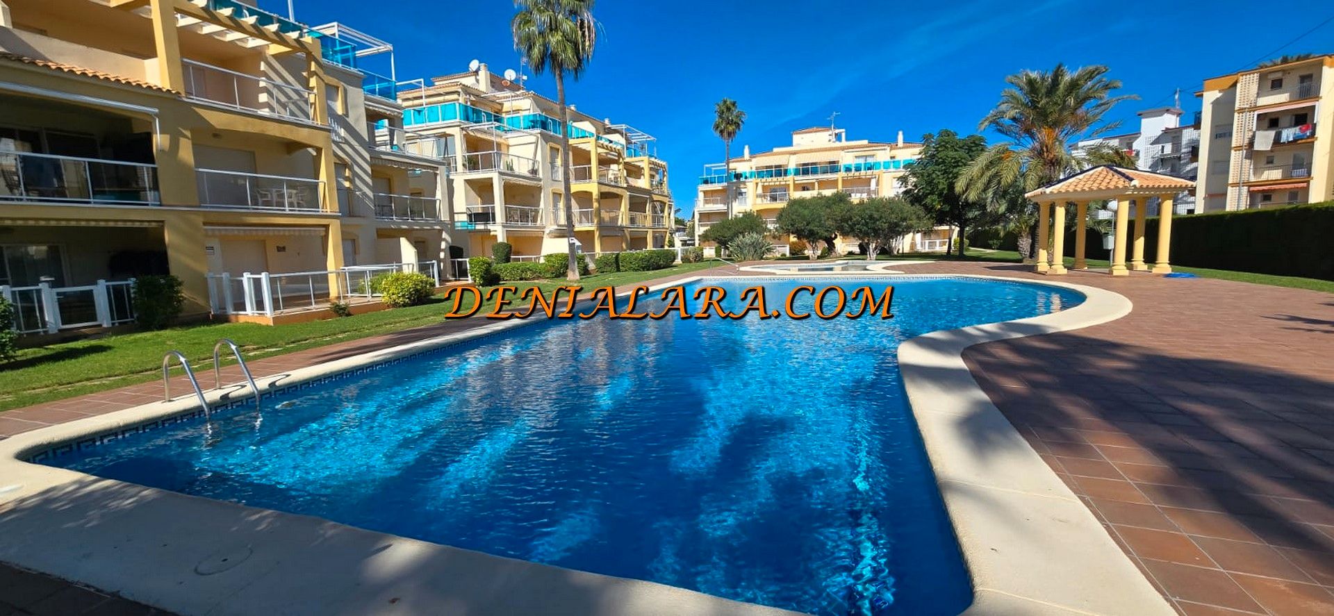 Vista exterior de Apartamento de alquiler en Dénia con Aire acondicionado, Calefacción y Terraza