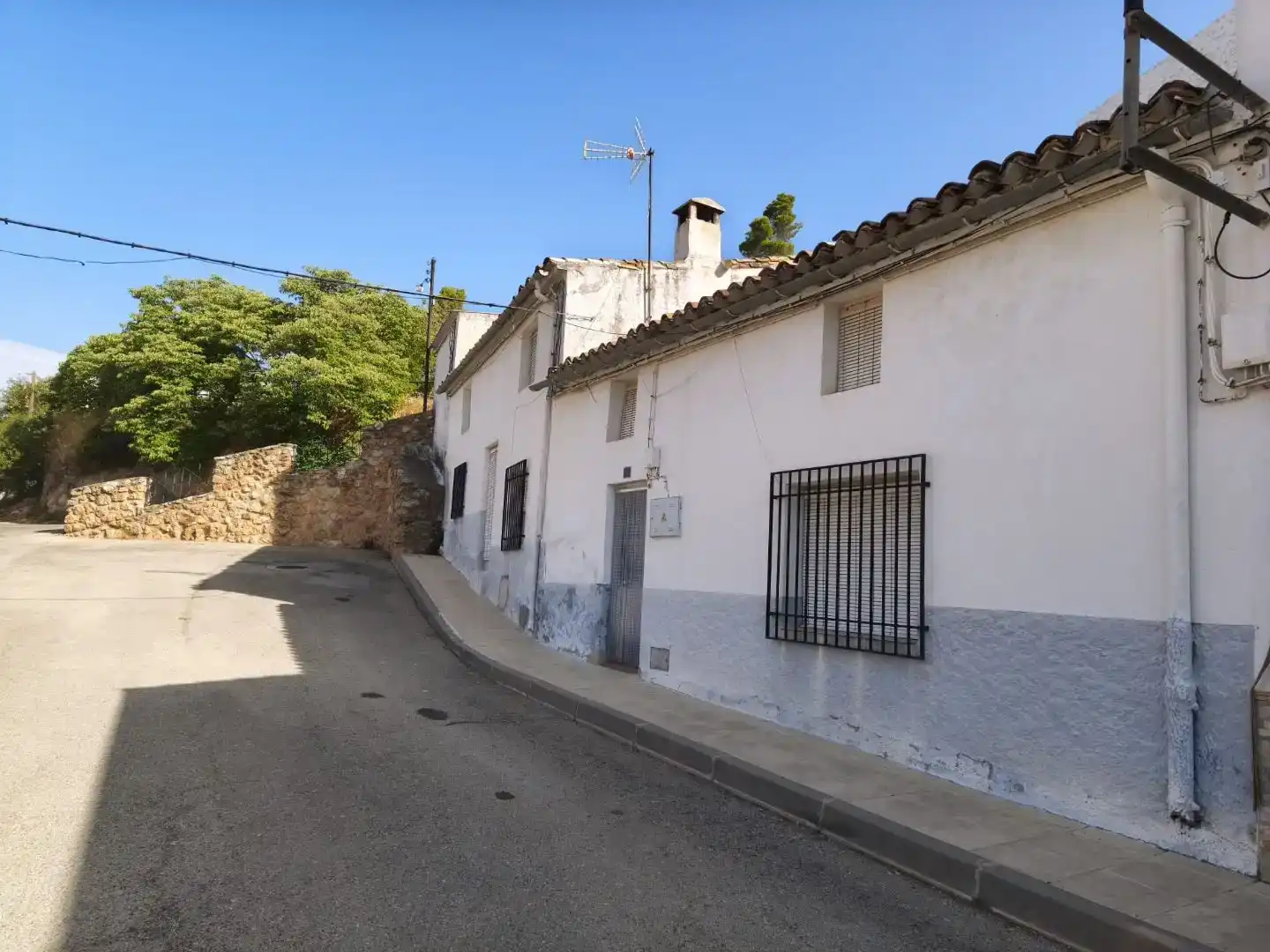 Vista exterior de Casa adosada en venda en Siles, Jaén