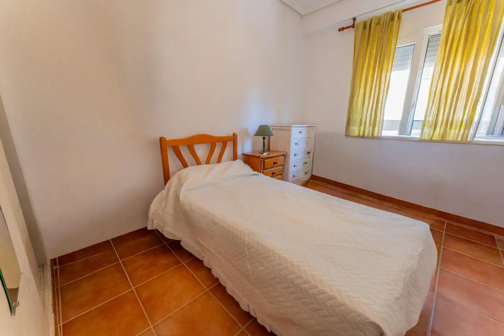 Habitación de Piso de alquiler en Santa Pola con Aire acondicionado, Terraza y Amueblado