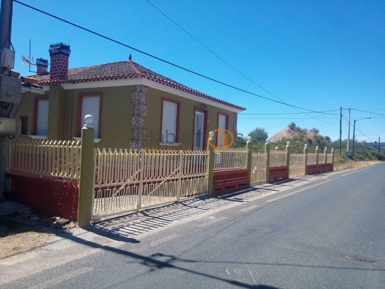 Exterior view of House or chalet for sale in Xunqueira de Espadanedo  with Heating, Private garden and Storage room