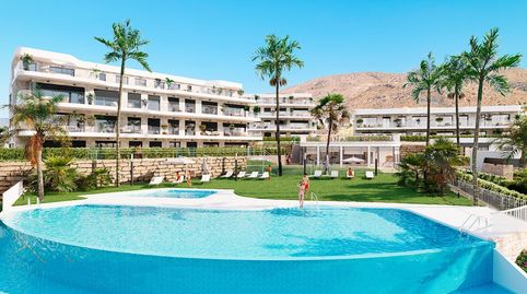 Ático de 3 dormitorios y 2 baños con piscina y jardín en Finestrat