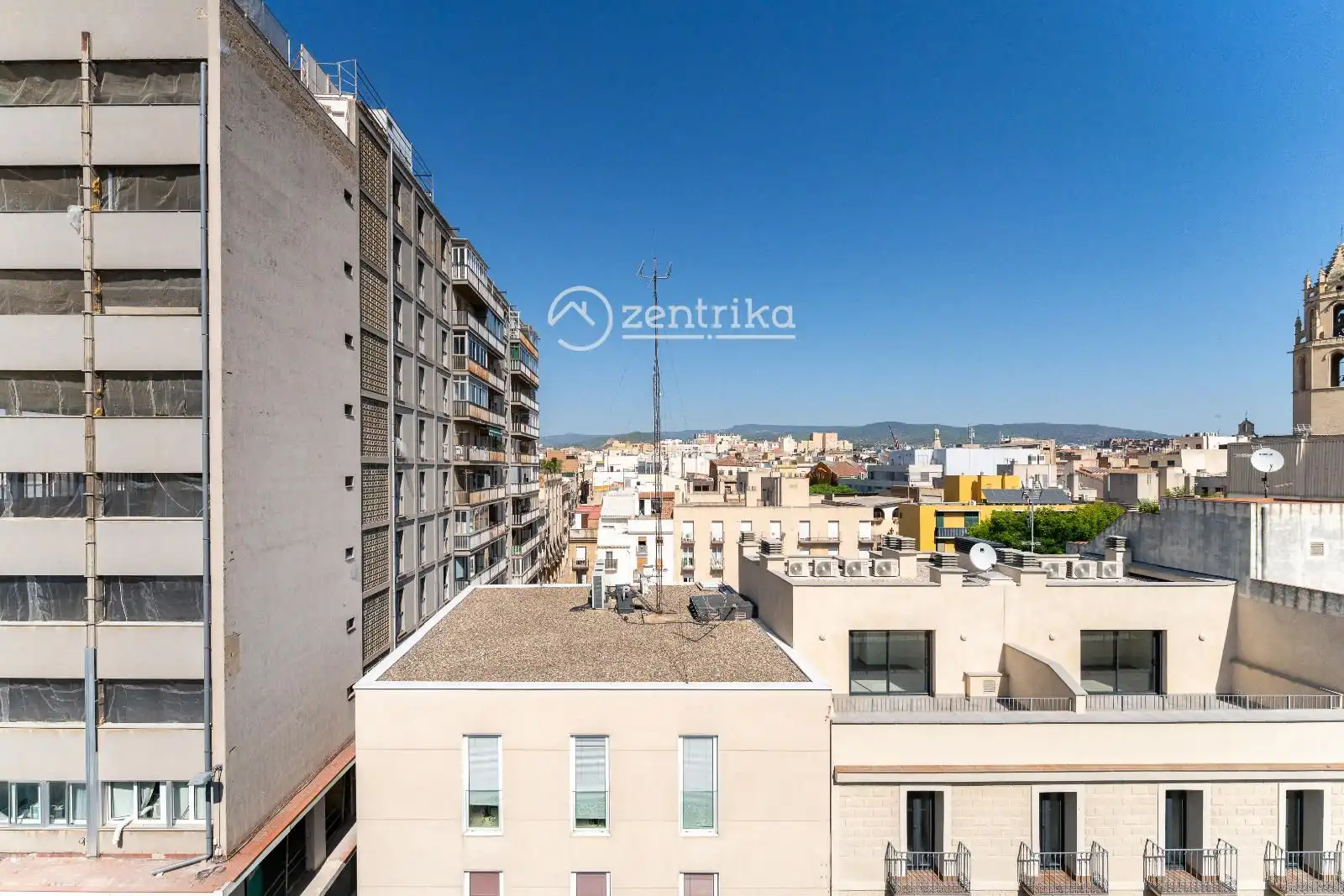 Vista exterior de Àtic en venda en Reus amb Aire condicionat, Calefacció i Terrassa
