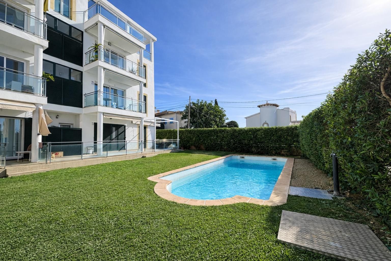 Piscina de Planta baixa en venda en Llucmajor amb Aire condicionat, Parquet i Terrassa
