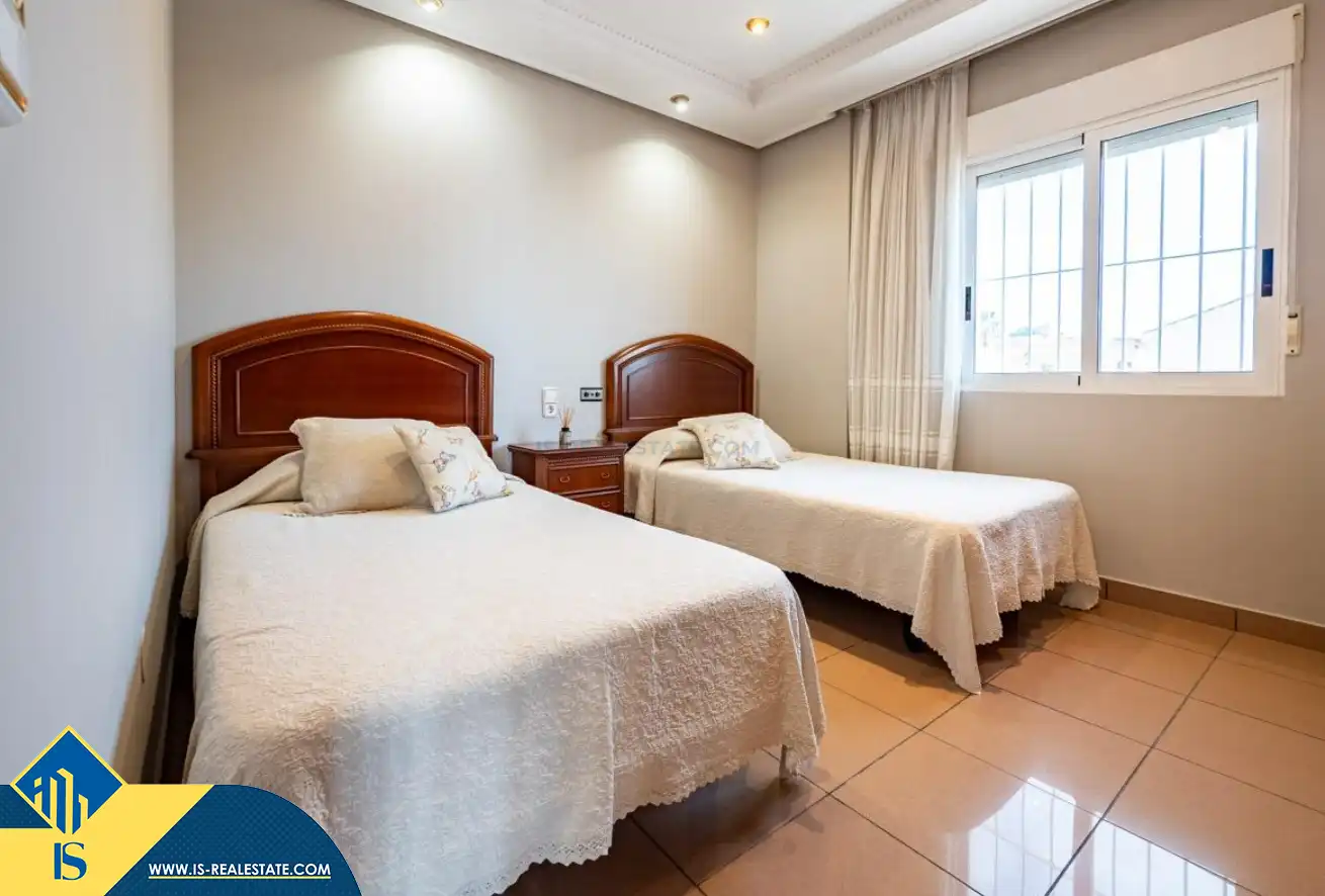 Villa con piscina in vendita a Playa de los Locos, imagen 7