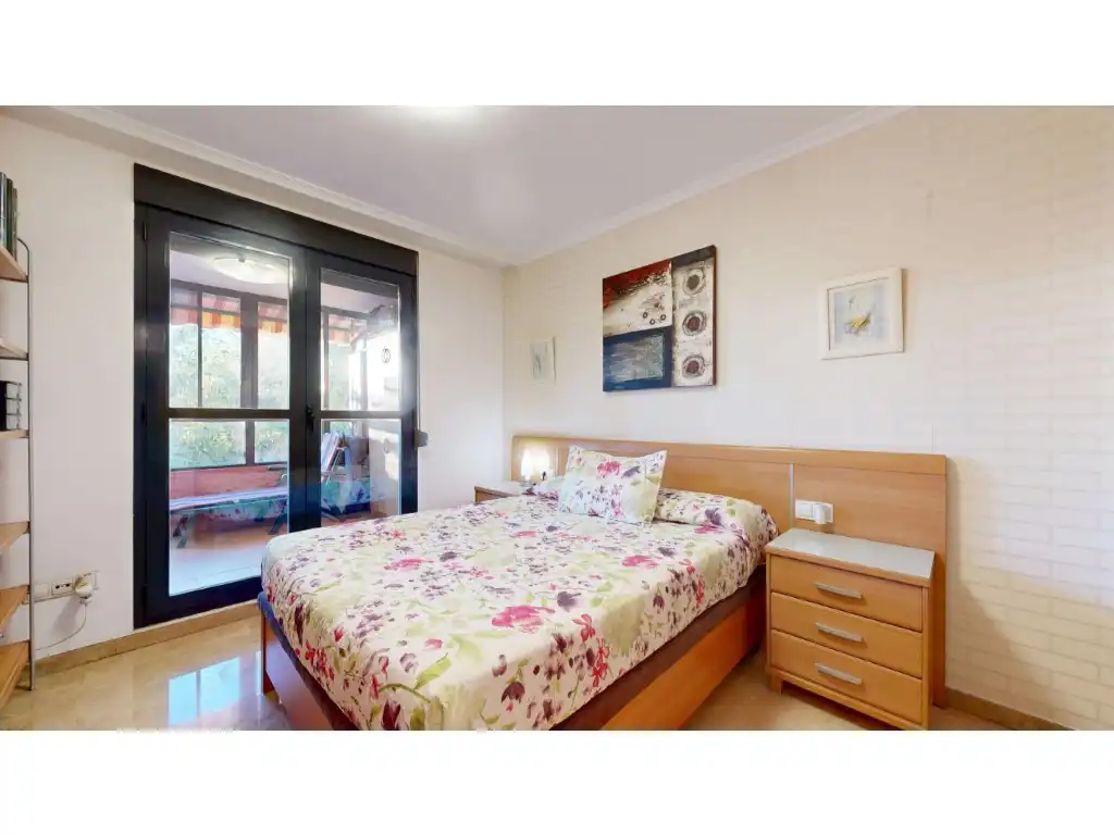 Bedroom of Flat for sale in Valencia  with Air Conditioner, Terrace and Community pool