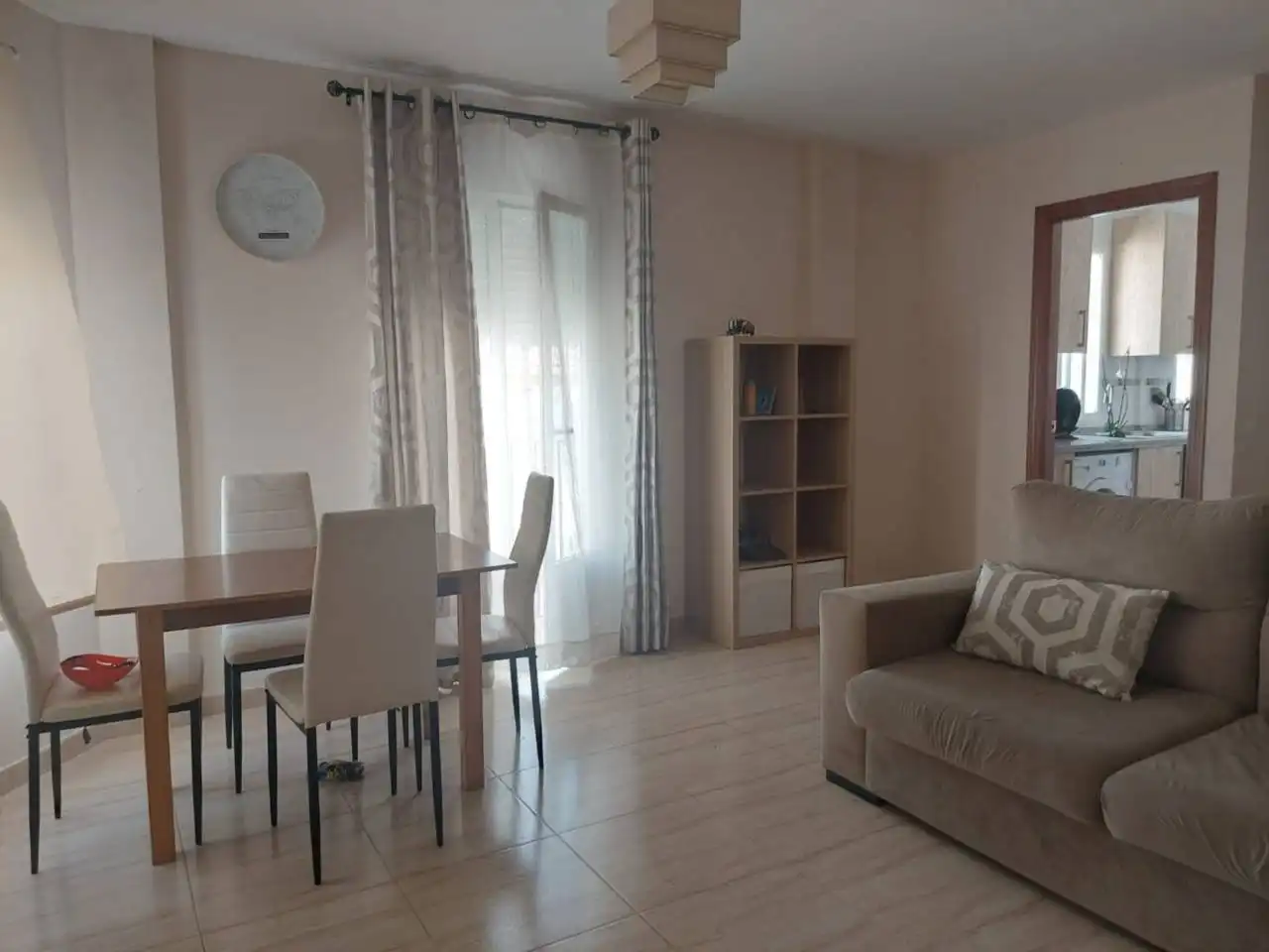 Sala de estar de Piso en venta en Torre Alháquime con Balcón