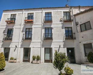 Vista exterior de Dúplex en venda en Ávila Capital amb Traster i Balcó