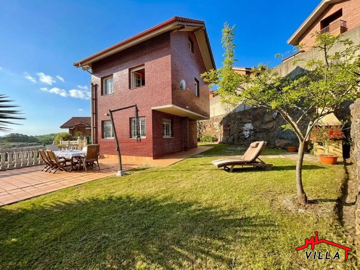 Vista exterior de Casa o chalet en venta en Limpias con Calefacción y Piscina comunitaria