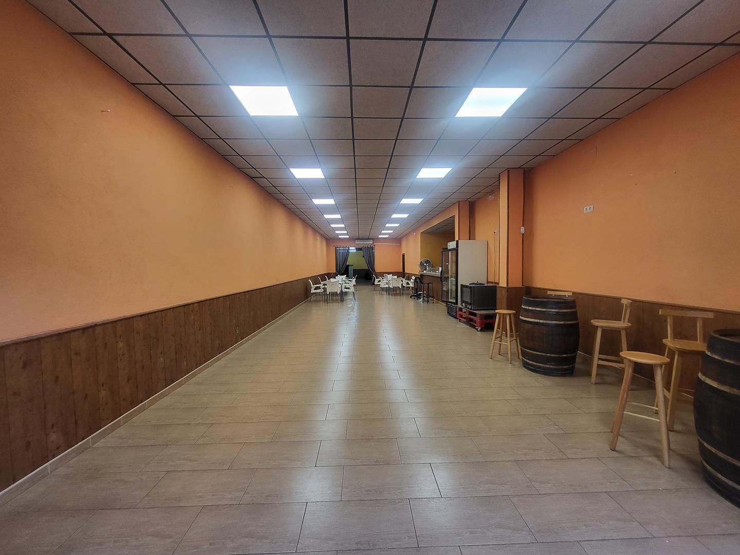 Premises to rent in Sisante  with Air Conditioner