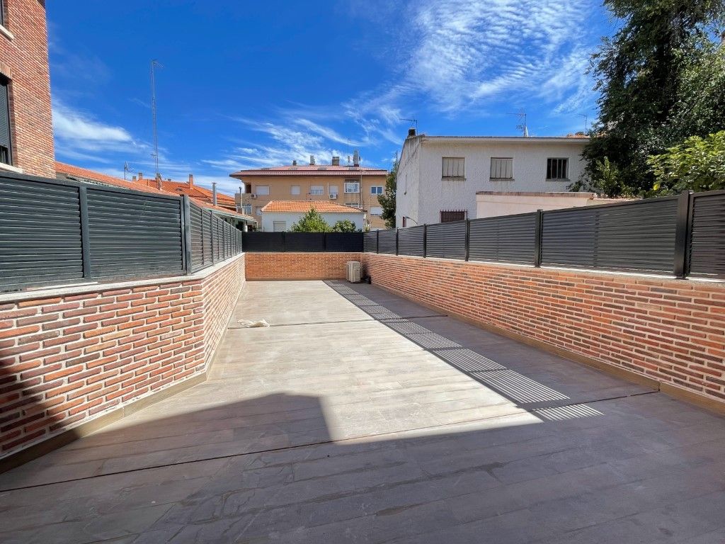 Exterior view of Planta baja to rent in Galapagar  with Oven, Microwave and Pets allowed