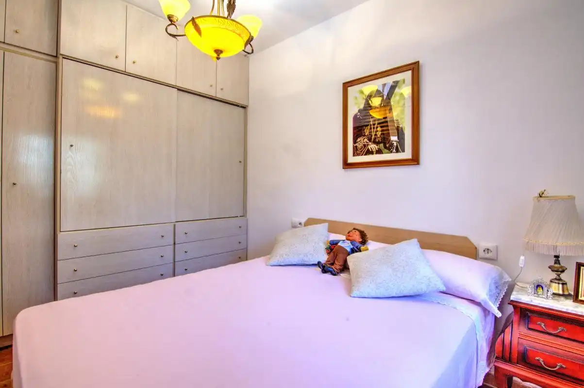 Dormitori de Casa o xalet en venda en Alicante / Alacant amb Aire condicionat, Calefacció i Jardí privat