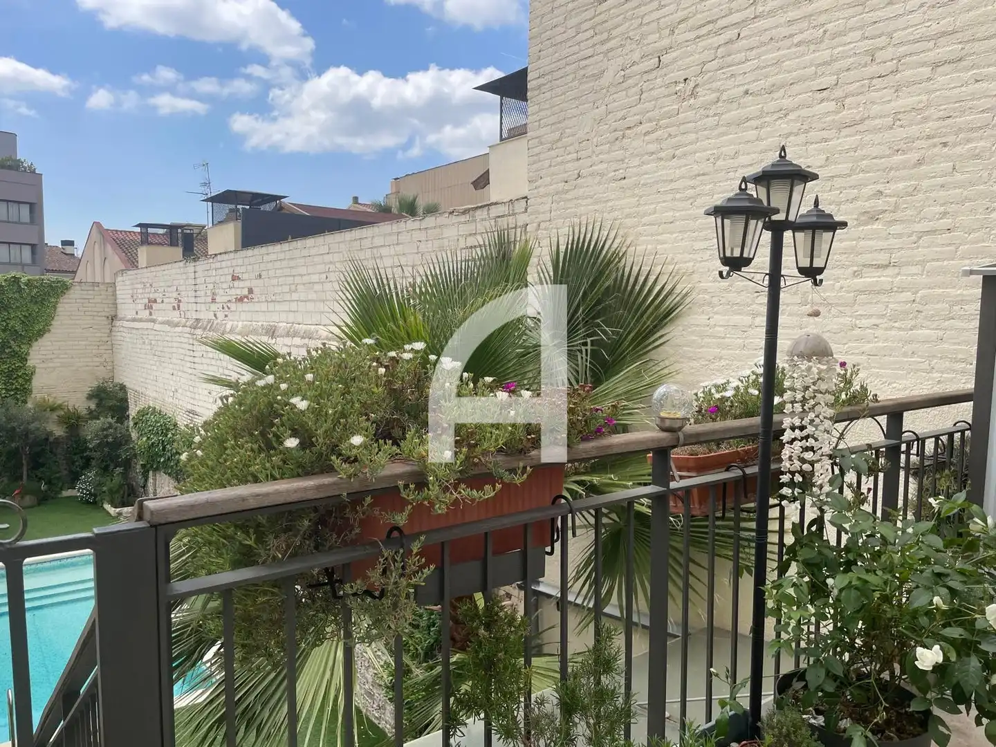 Balcony of Houses for sale in Terrassa  with Air Conditioner, Heating and Private garden