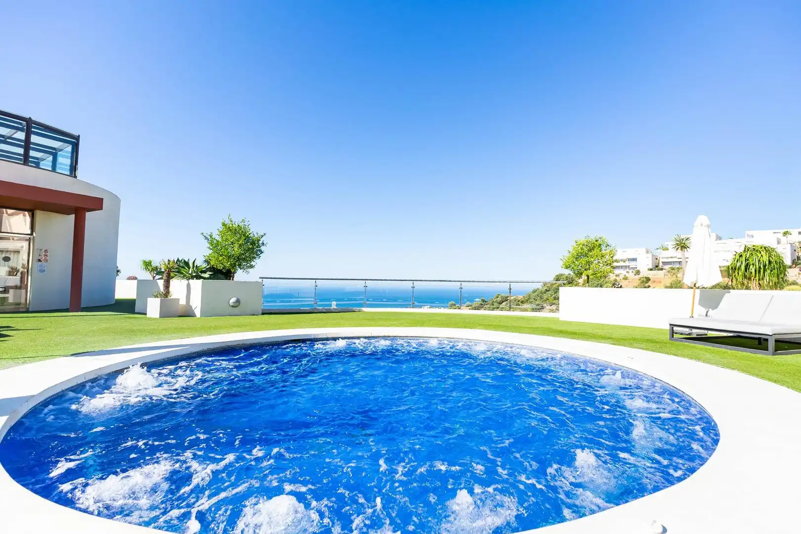 Piscina de Apartamento en venta en Marbella con Aire acondicionado, Calefacción y Jardín privado