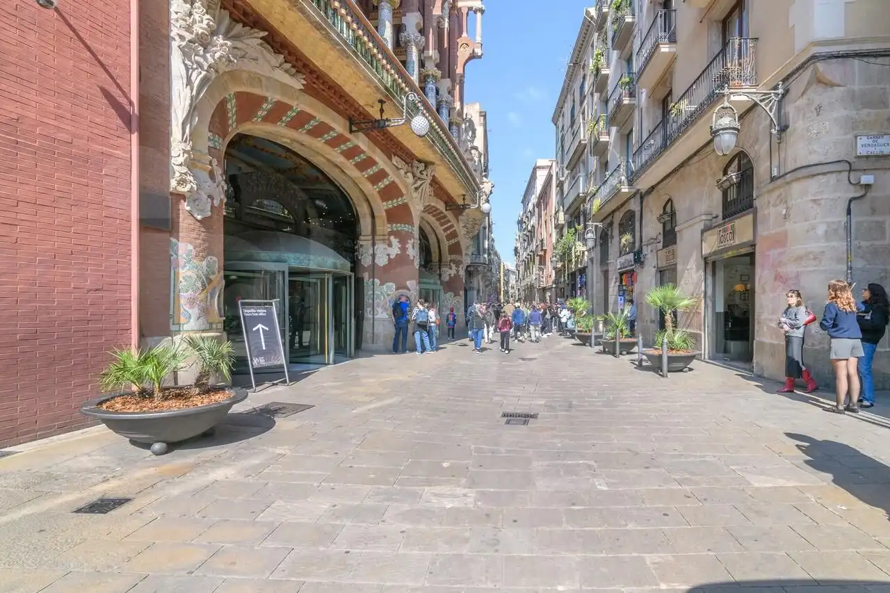 Außenansicht von Wohnung zum Verkauf in Barcelona mit Heizung, Parkett und Terrasse
