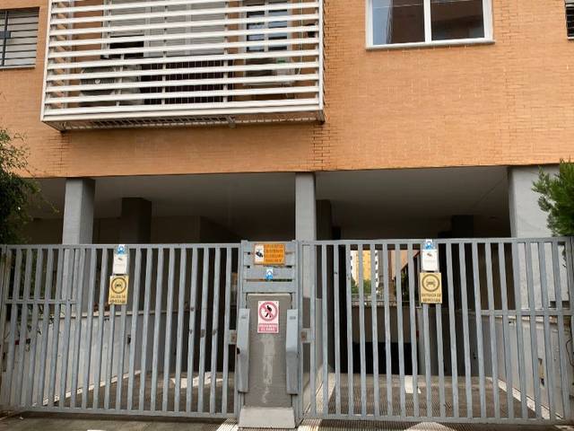 Garaje en Venta en Calle Profesor Manuel Olivencia Ruiz, 5 en Colores -  Entreparques