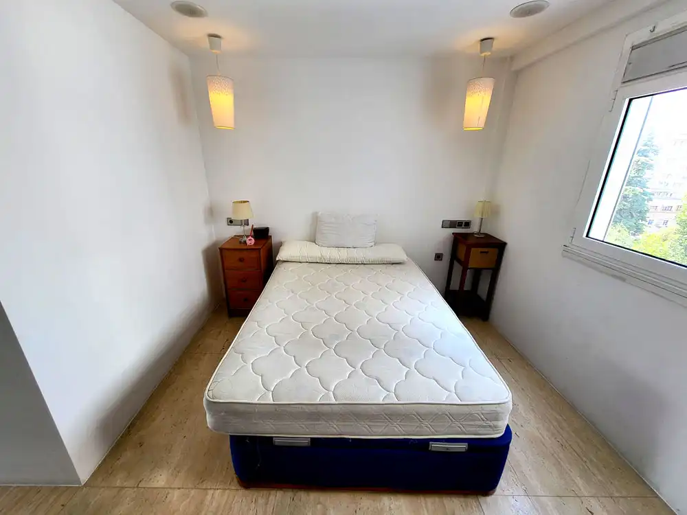Habitación de Piso de alquiler en Vigo  con Amueblado, Horno y Lavadora