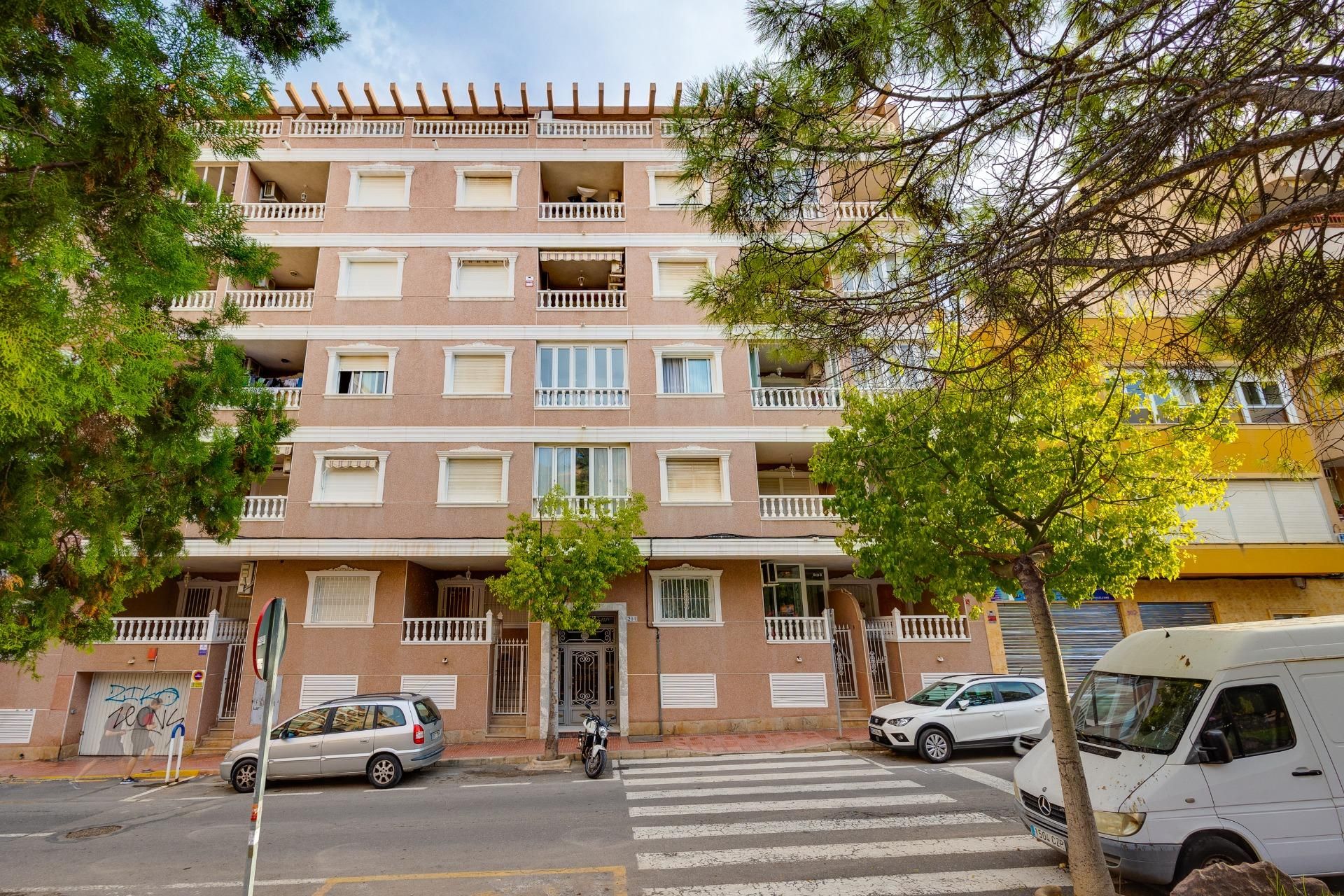 Vista exterior de Apartamento en venta en Torrevieja con Terraza y Balcón