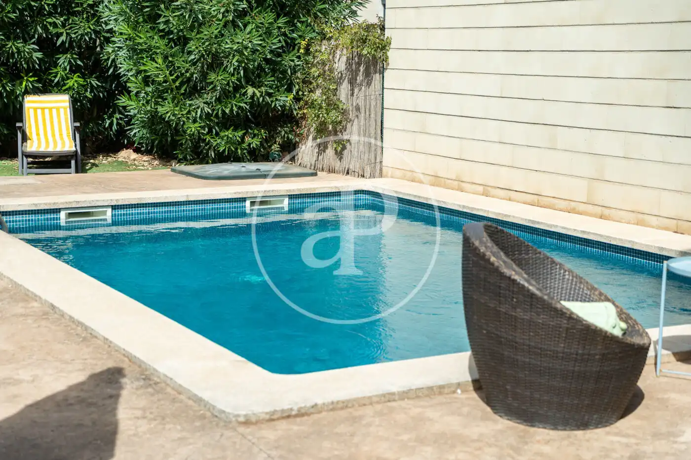 Schwimmbecken von Einfamilien-Reihenhaus zur Miete in Llucmajor mit Klimaanlage, Heizung und Privatgarten