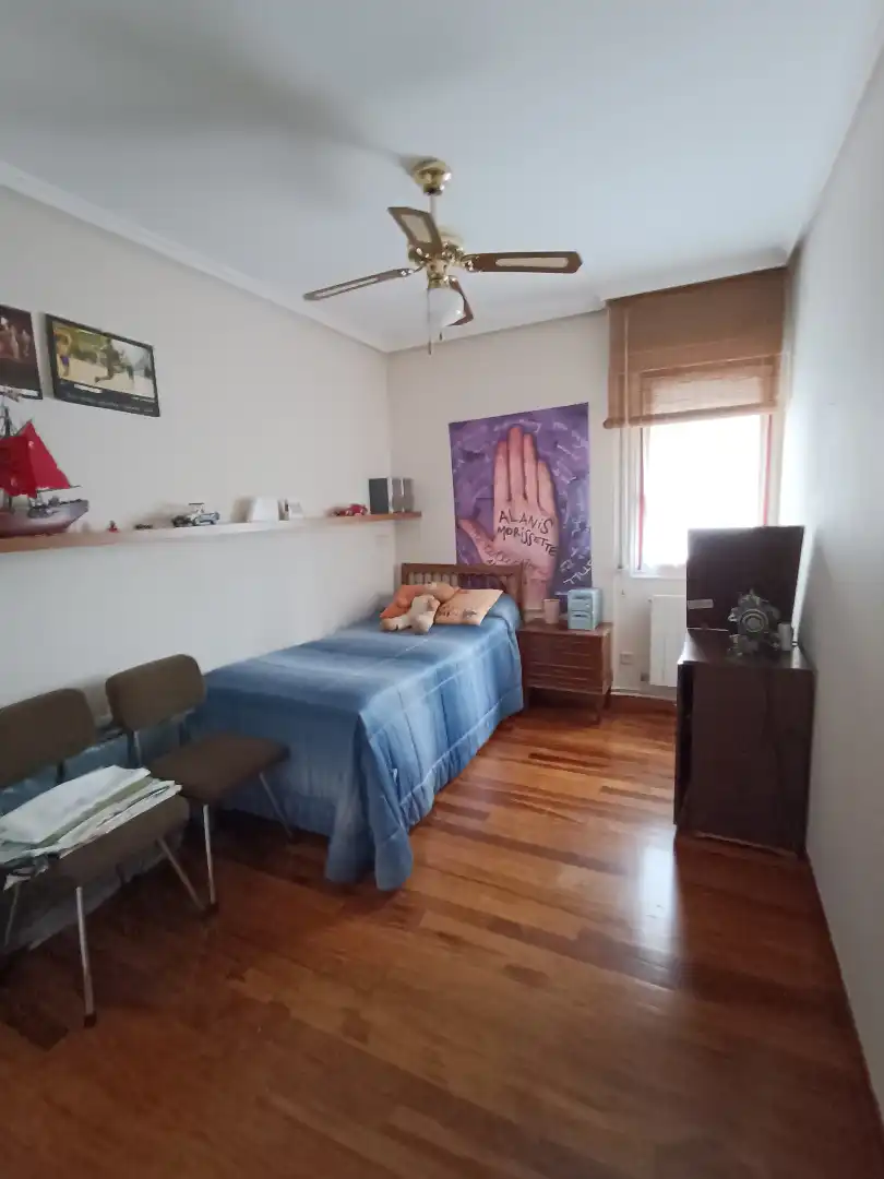 Schlafzimmer von Wohnungen zum Verkauf in Pontevedra Capital  mit Heizung, Parkett und Abstellraum
