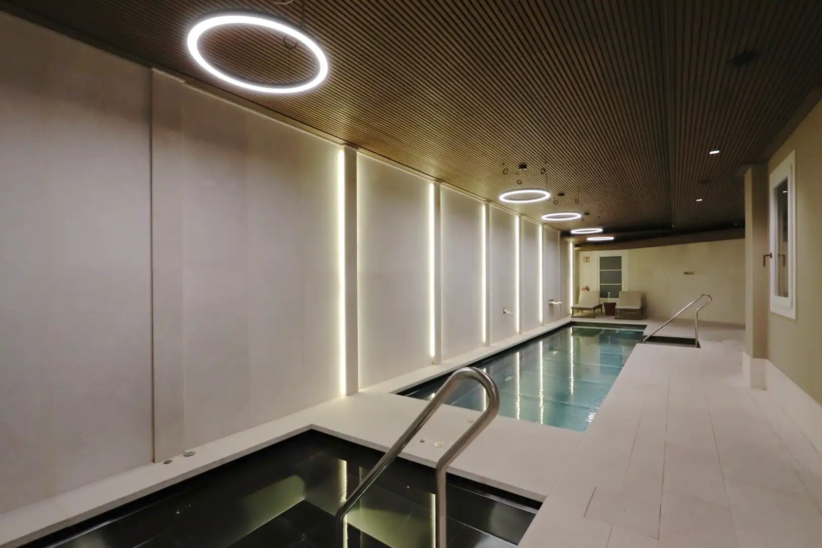 Piscina de Ático en venta en Madrid con Aire acondicionado, Calefacción y Jardín privado