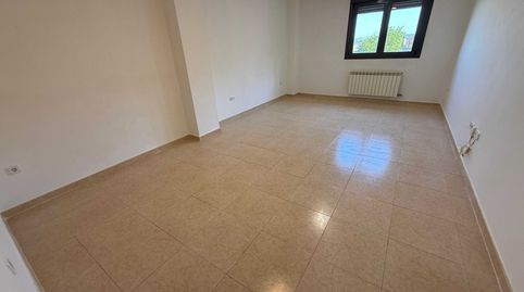 Foto 5 de Piso en venta en Calle Tomillo, 2, Santovenia de Pisuerga, Valladolid