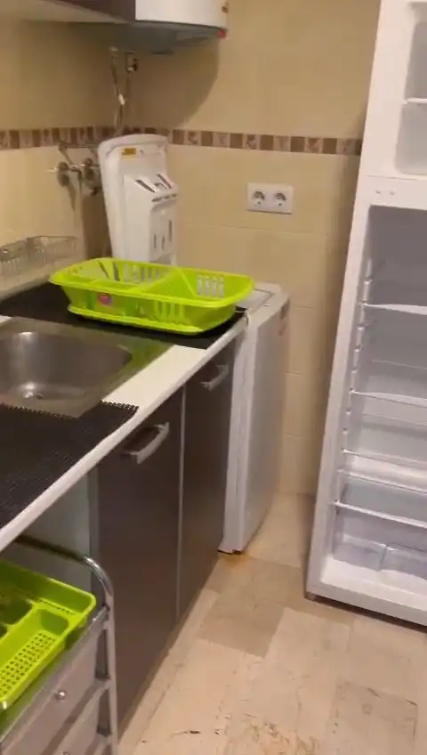 Cuina de Apartament de lloguer en Granada amb Aire condicionat, Calefacció i Moblat