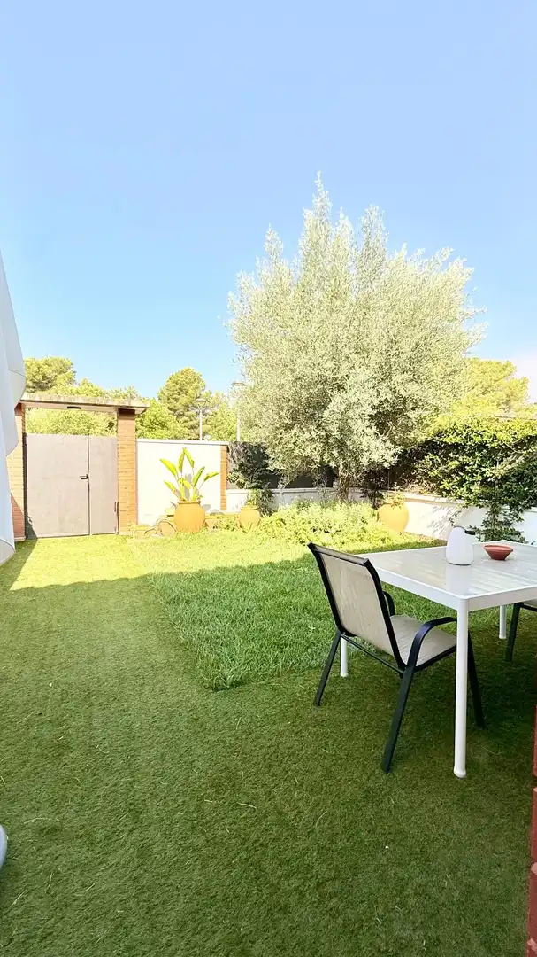 Jardí de Casa adosada en venda en Cunit amb Aire condicionat, Calefacció i Jardí privat