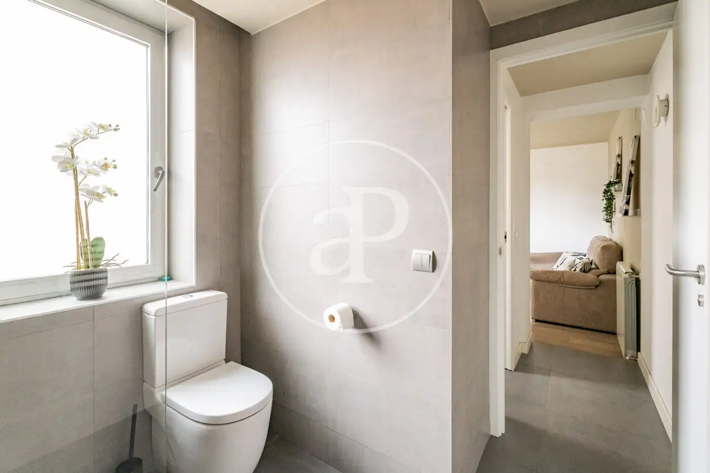 Bathroom of Flat for sale in Madrid  with Air Conditioner, Heating and Furnished
