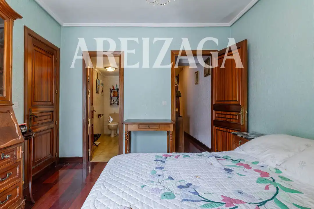 Habitación de Piso en venta en Donostia - San Sebastián  con Calefacción y Trastero