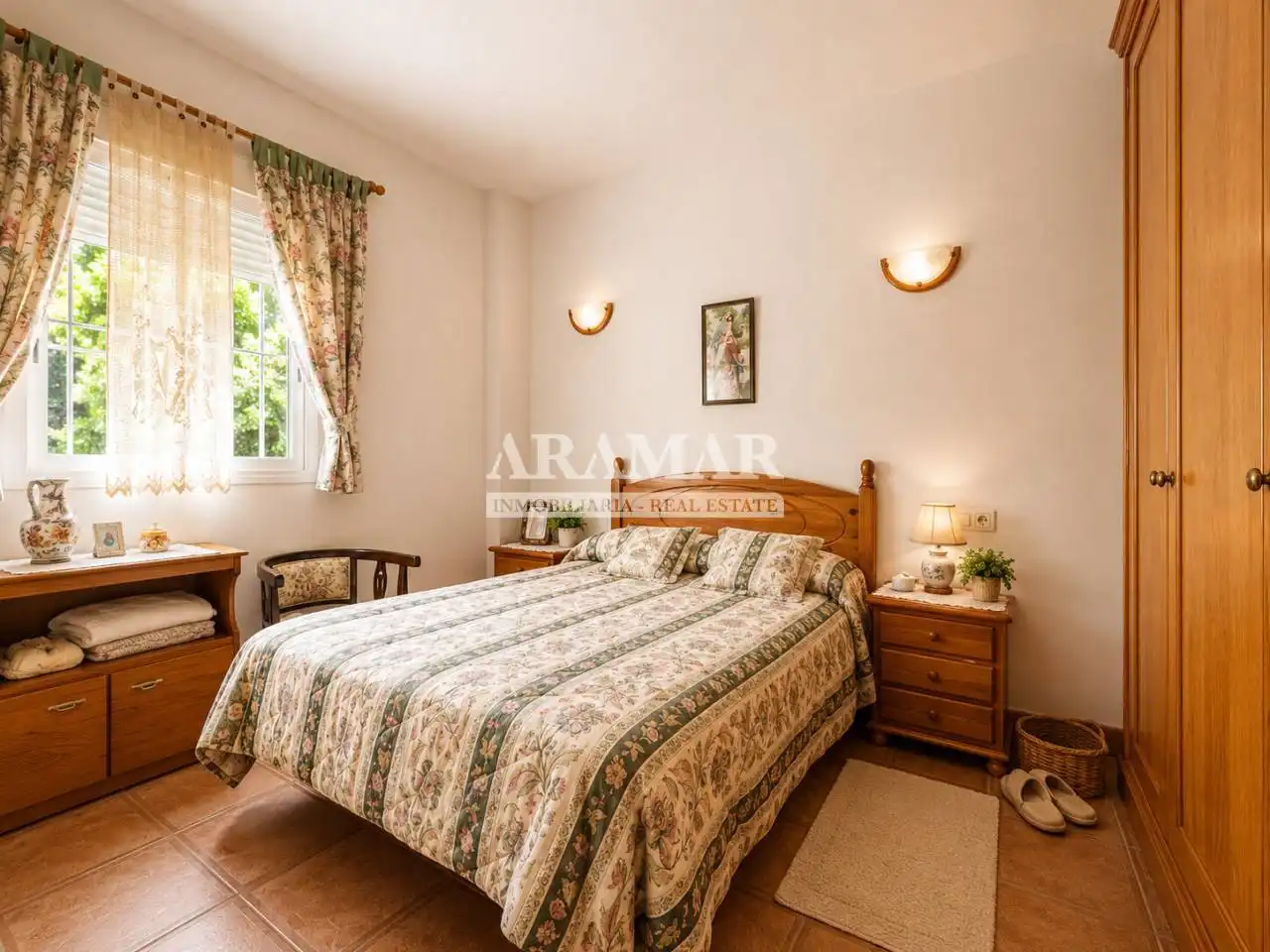 Habitación de Casa o chalet en venta en Oliva con Jardín privado