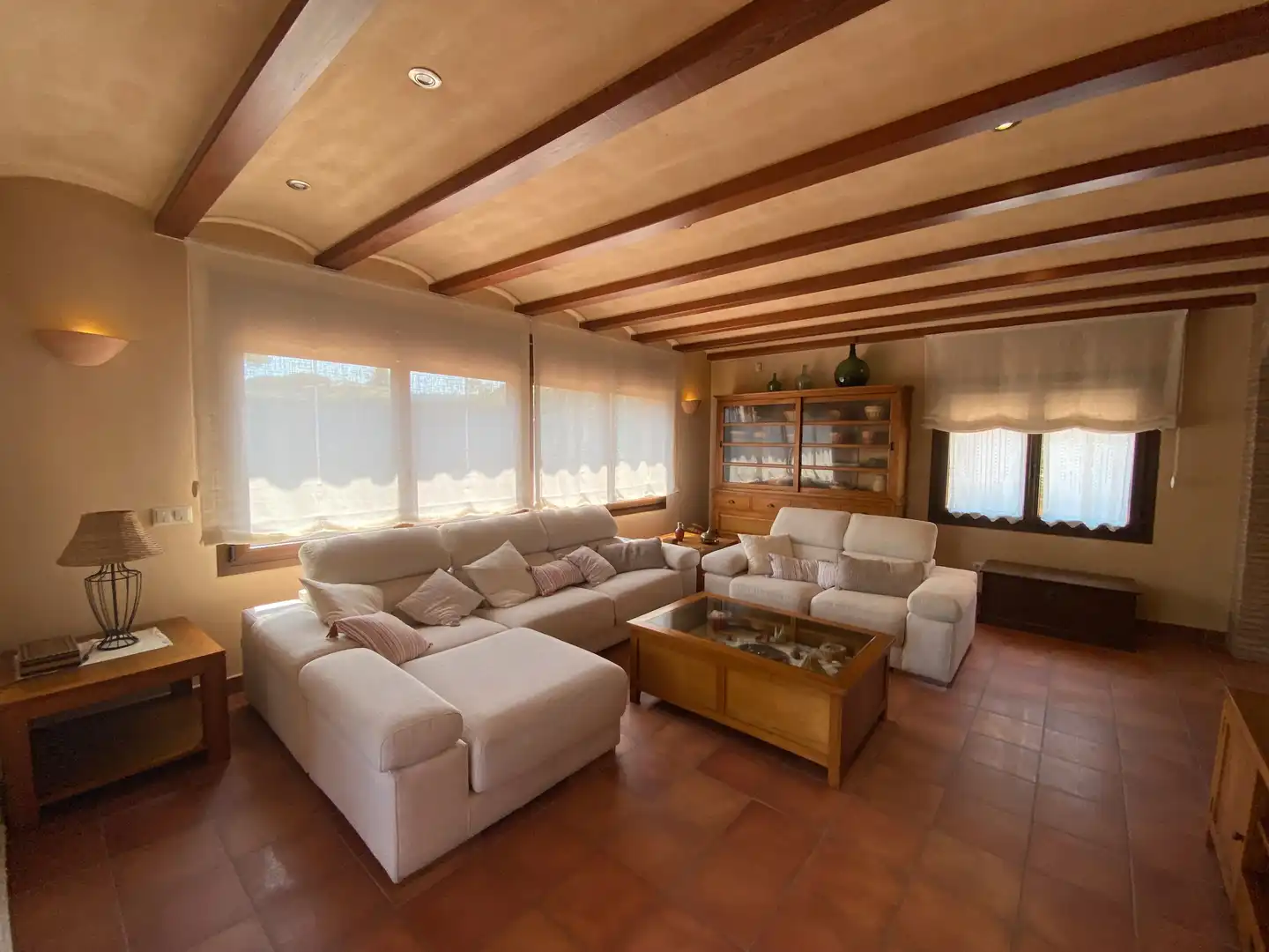 Sala de estar de Casa o chalet en venta en Mont-ras con Aire acondicionado, Calefacción y Jardín privado