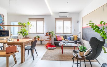 Sala d'estar de Apartament en venda en  Madrid Capital amb Aire condicionat i Calefacció