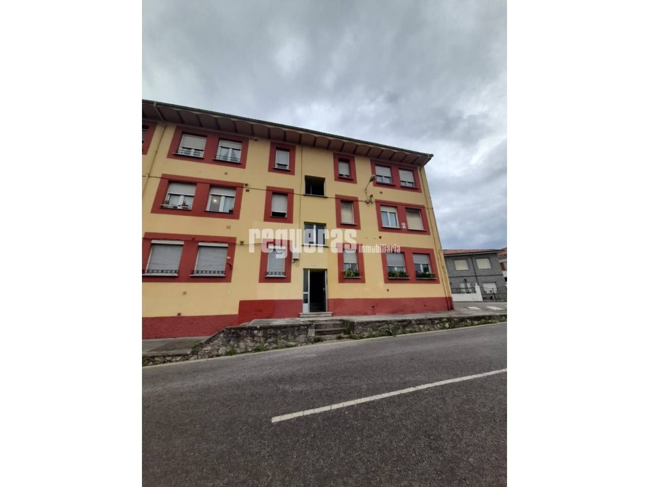 Exterior view of Flat for sale in Avilés  with Heating and Furnished