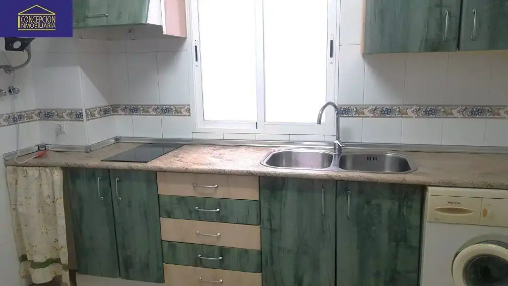 Küche von Wohnungen zur Miete in Córdoba mit Klimaanlage, Heizung und Möbliert