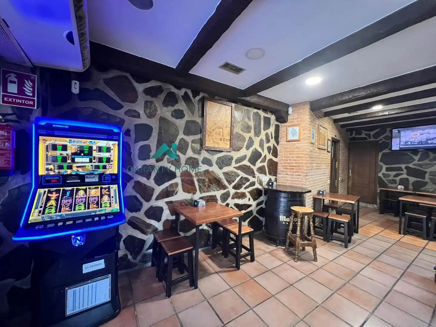 Commercial properties for sale in Burguillos de Toledo  with Air Conditioner
