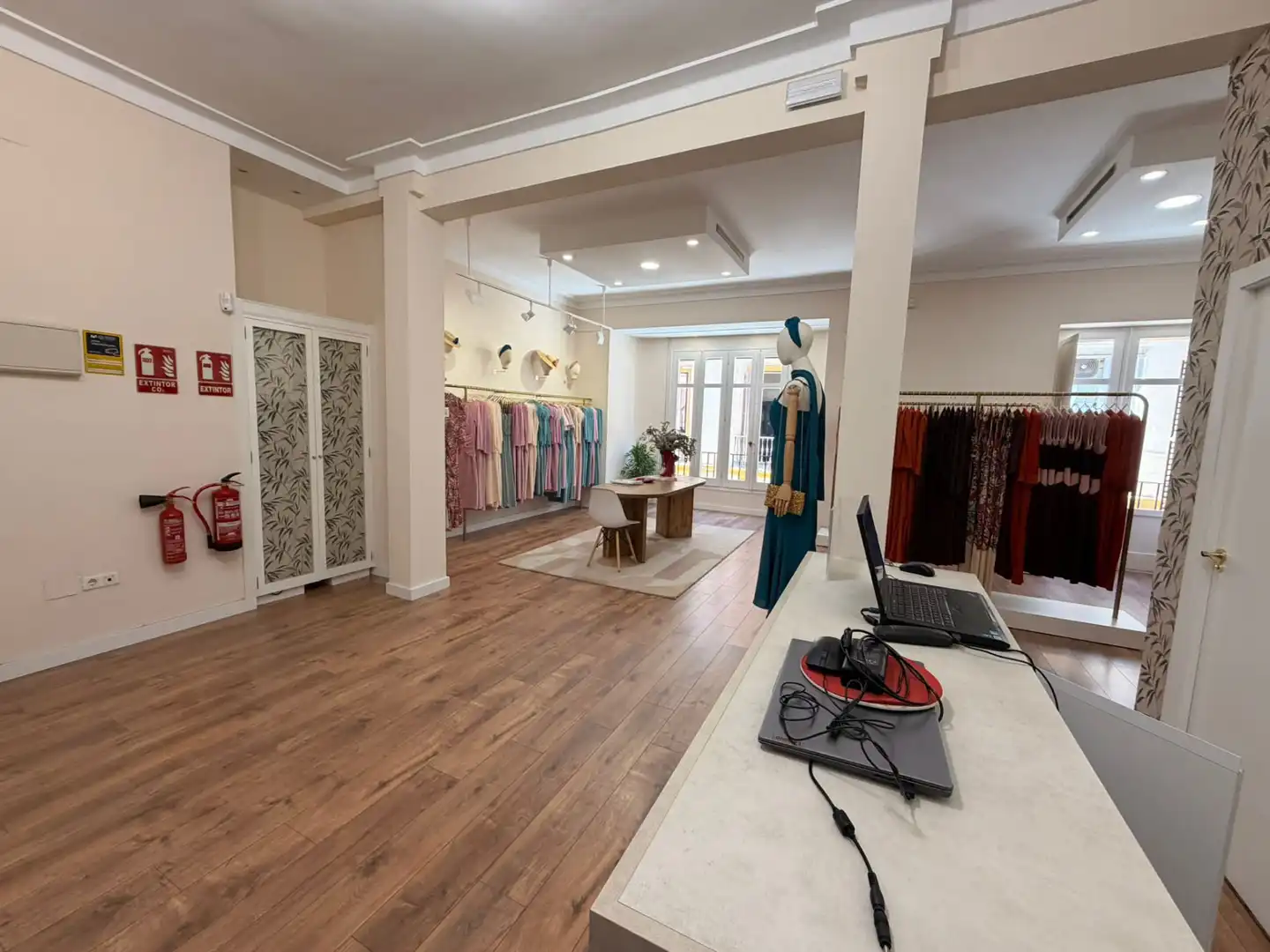 Locale commerciale in cessione a Calle Strachan