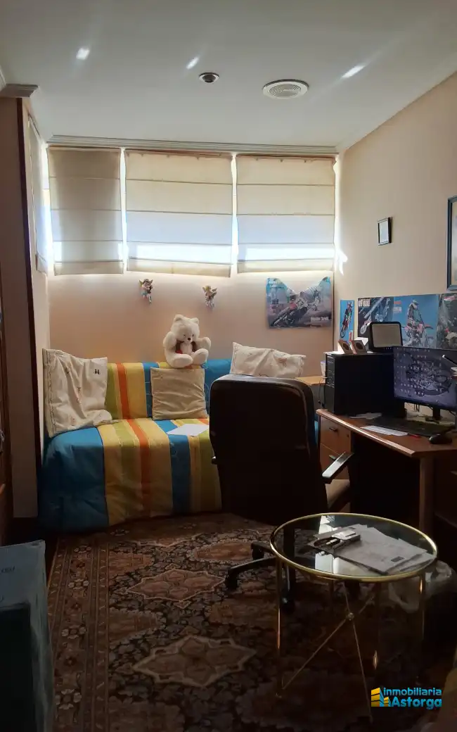 Habitación de Casa o chalet en venta en Astorga con Calefacción, Jardín privado y Parquet