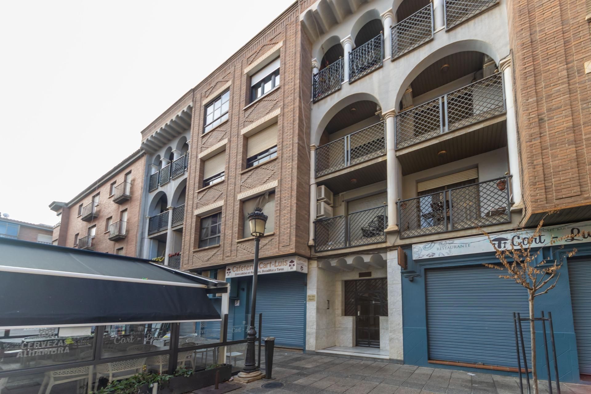 Vista exterior de Pis en venda en Guadix amb Aire condicionat i Balcó